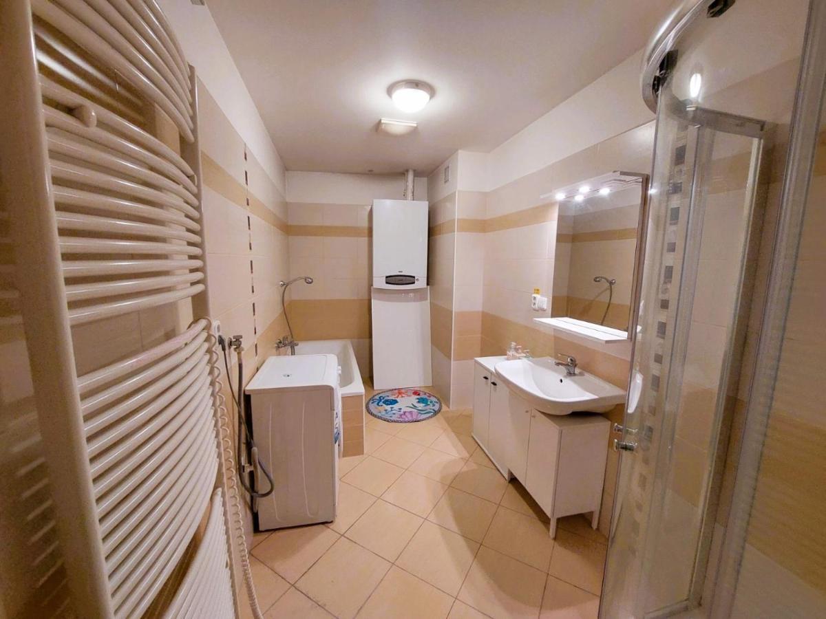 Prostorny Byt V Centru 3 Kk 80 M2 Hradec Králové Exteriör bild