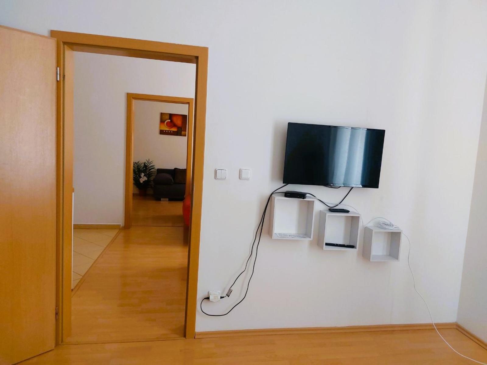 Prostorny Byt V Centru 3 Kk 80 M2 Hradec Králové Exteriör bild