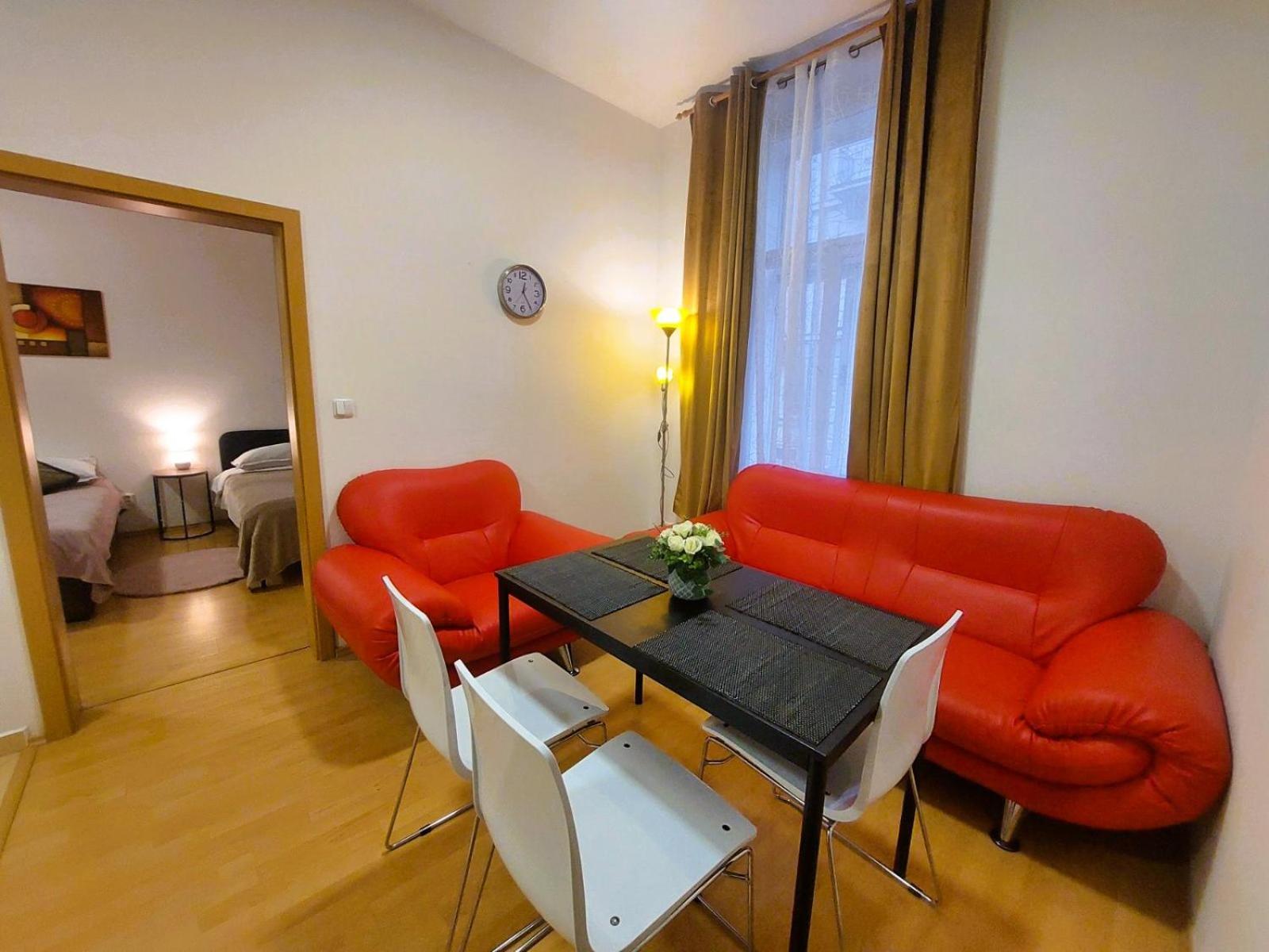 Prostorny Byt V Centru 3 Kk 80 M2 Hradec Králové Exteriör bild