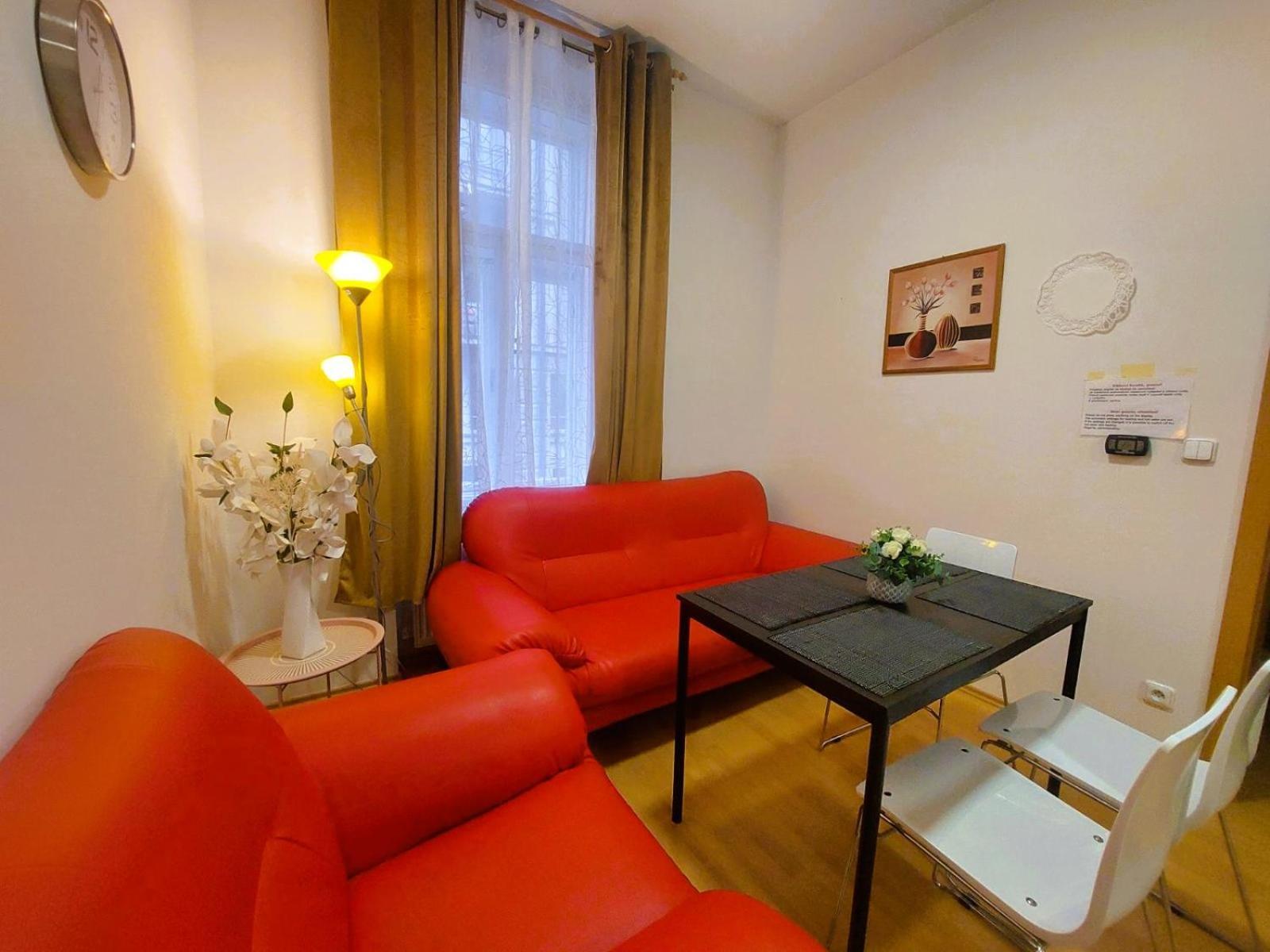 Prostorny Byt V Centru 3 Kk 80 M2 Hradec Králové Exteriör bild